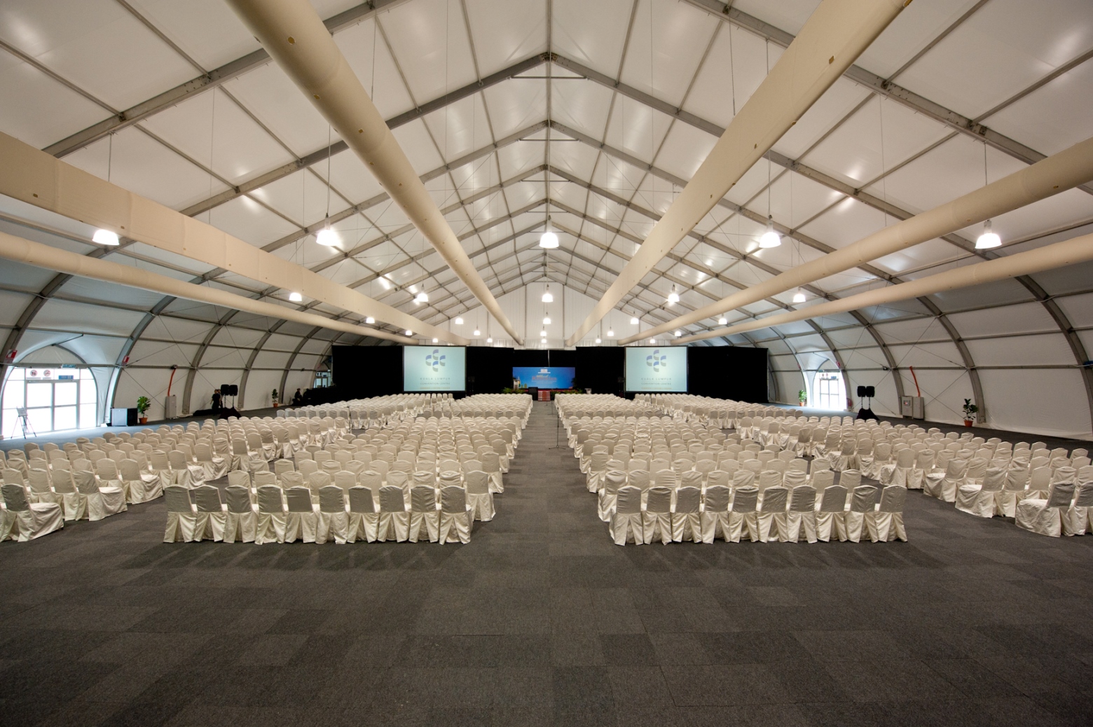 المعارض والمؤتمرات